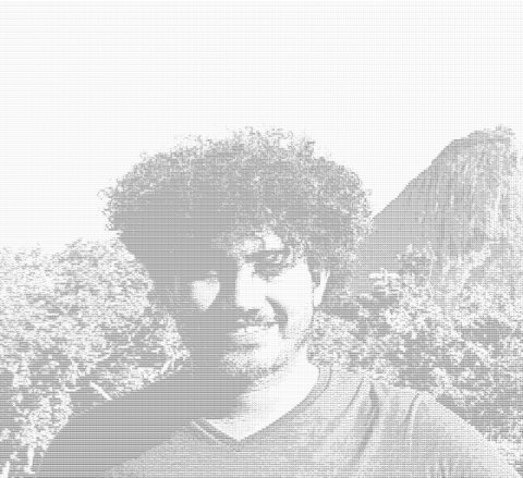 alt Uma foto do Danilo em arte ascii